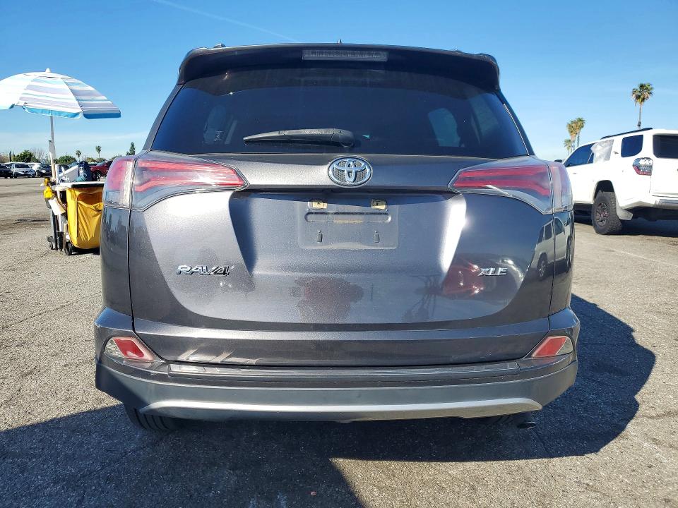 2017 Toyota Rav4 მანქანა იყიდება აუქციონზე, vin: JTMWFREV8HJ702364, აუქციონის ნომერი: 78758285