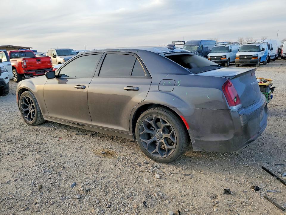 75550915 :رقم المزاد ، 2C3CCAAG0KH582660 vin ، 2019 Chrysler 300 مزاد بيع