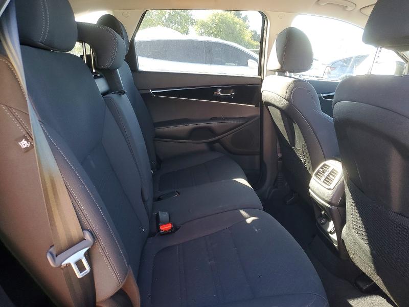 76812135 :رقم المزاد ، 5XYPG4A32KG511653 vin ، 2019 Kia Sorento مزاد بيع