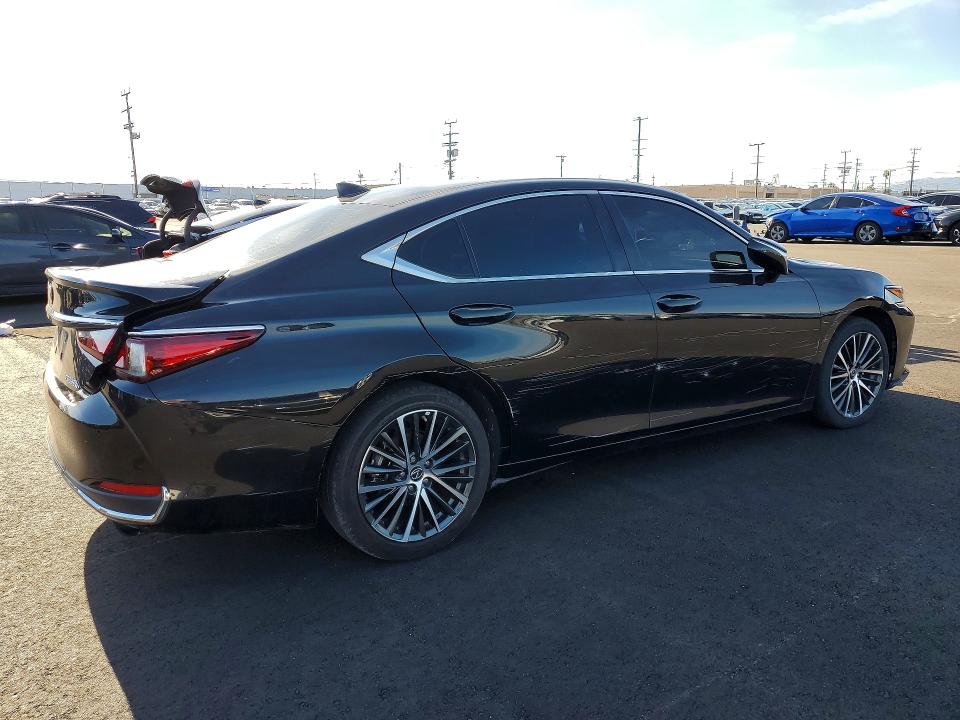 77729855 :رقم المزاد ، 58ADA1C12SU057535 vin ، 2025 Lexus Es مزاد بيع