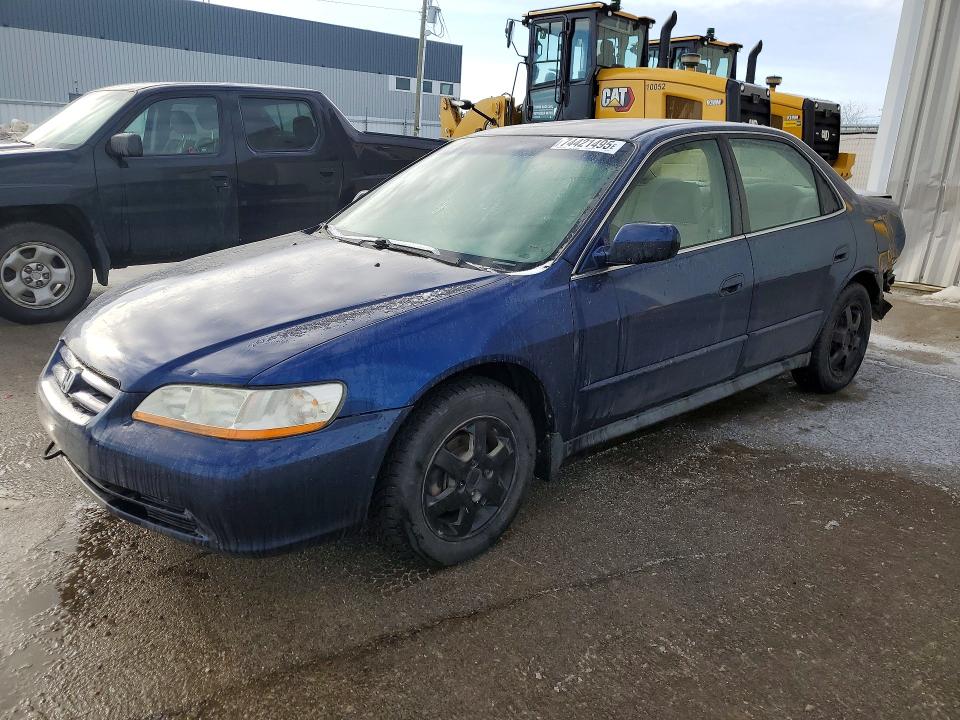 74421495 :رقم المزاد ، 1HGCG56401A813674 vin ، 2001 Honda Accord مزاد بيع