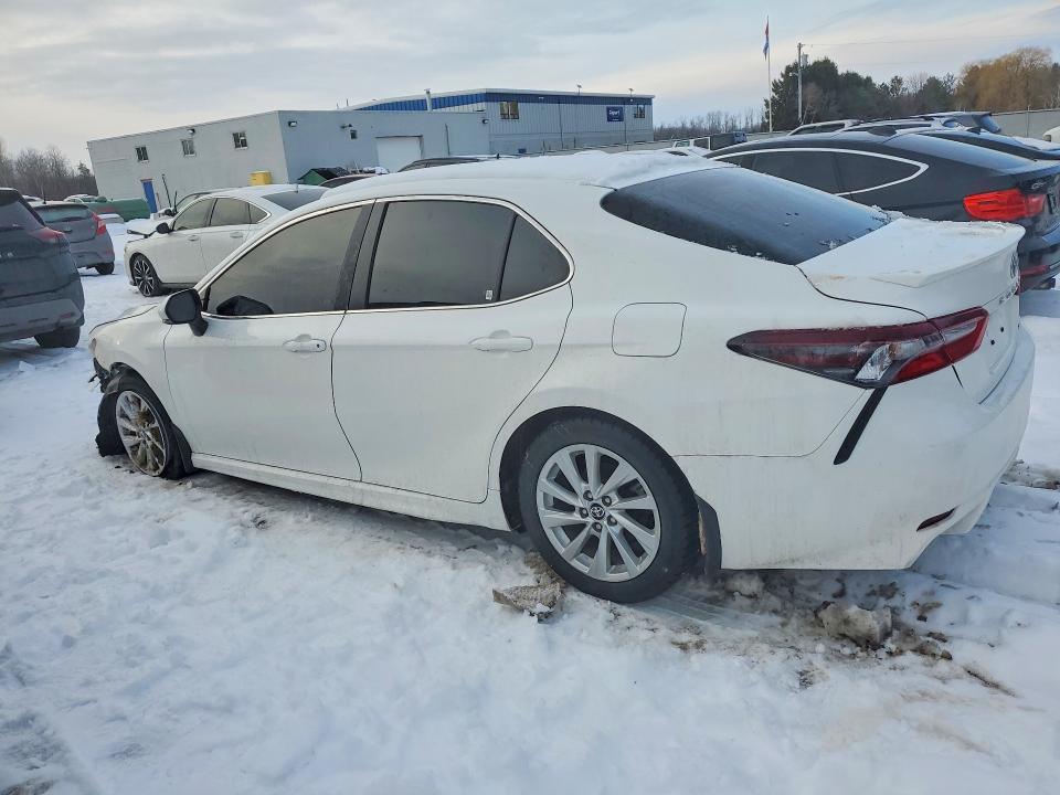Продажа на аукционе авто 2024 Toyota Camry, vin: 4T1G11AK8RU243851, номер лота: 75862355