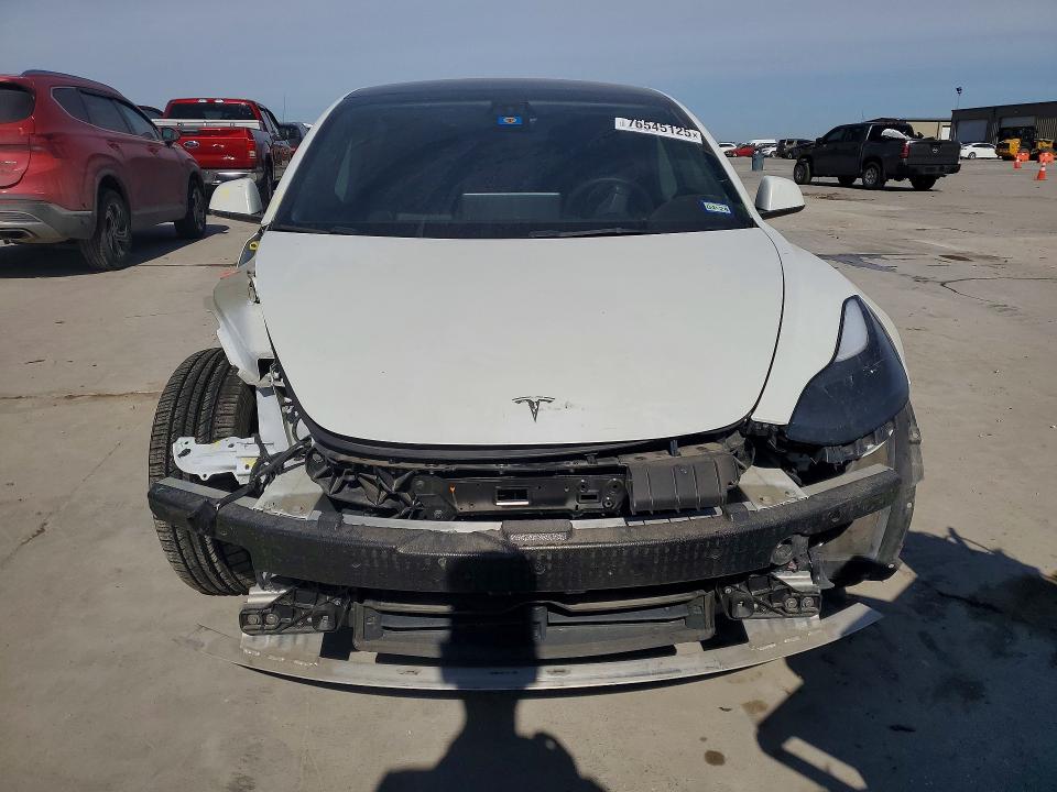 76545125 :رقم المزاد ، 5YJ3E1EB8NF206075 vin ، 2022 Tesla Model 3 مزاد بيع