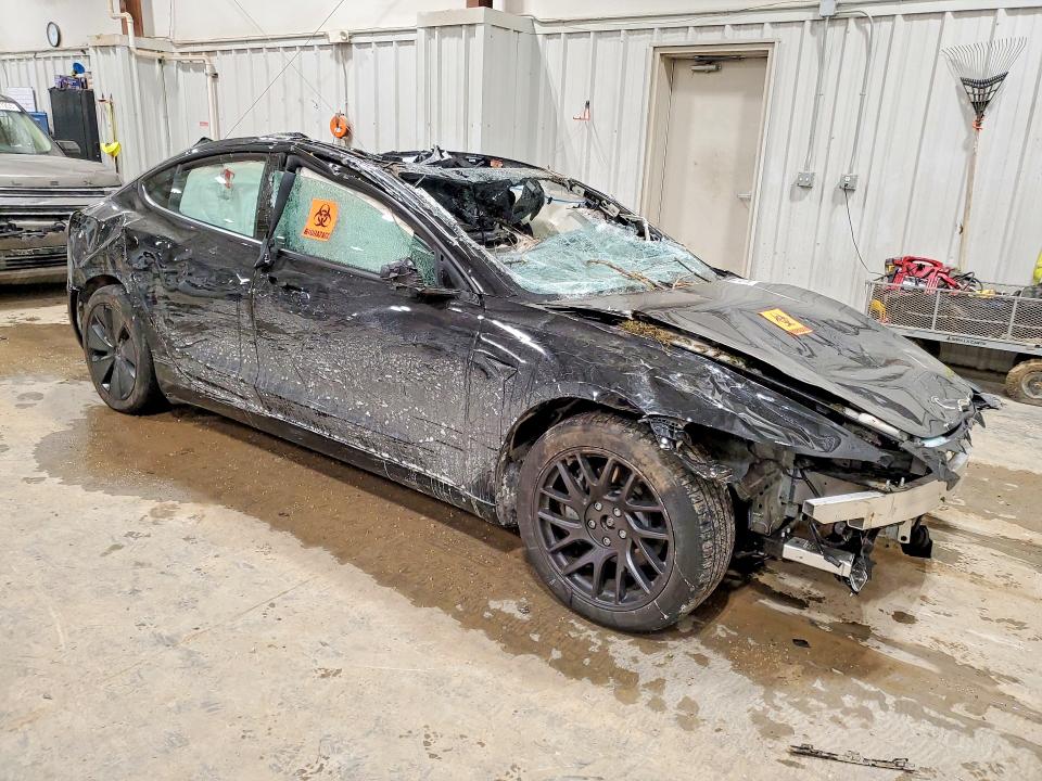 2025 Tesla Model 3 მანქანა იყიდება აუქციონზე, vin: 5YJ3E1EB2SF981032, აუქციონის ნომერი: 75696345
