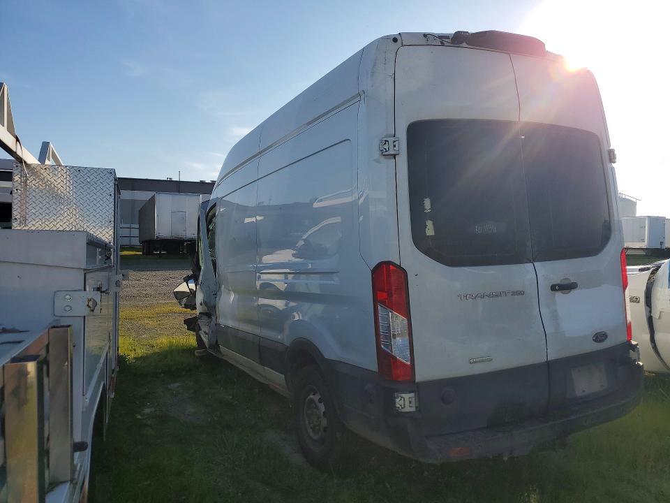 55607136 :رقم المزاد ، 1FDYR2XGXKKA92521 vin ، 2019 Ford Transit U مزاد بيع