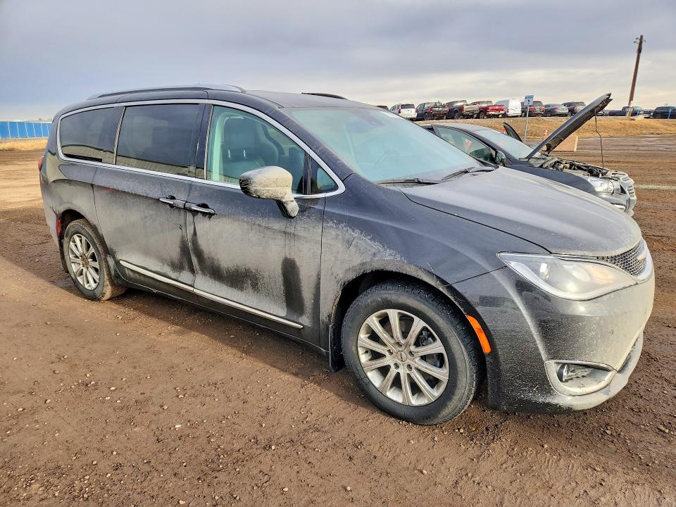 76138765 :رقم المزاد ، 2C4RC1EG8HR544550 vin ، 2017 Chrysler Pacifica T مزاد بيع