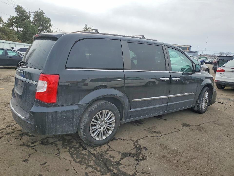 77076085 :رقم المزاد ، 2C4RC1CG2FR675456 vin ، 2015 Chrysler Town & Country مزاد بيع