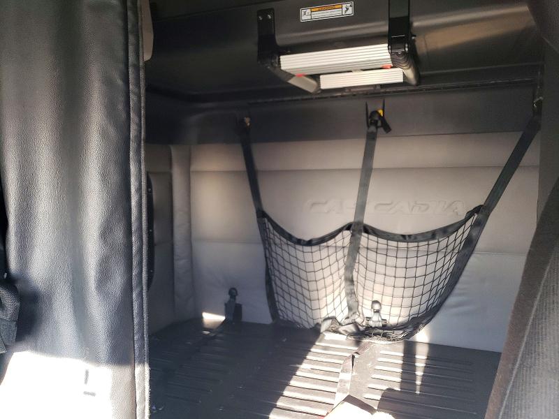 Продажа на аукционе авто 2020 Freightliner Cascadia 126, vin: 1FUJHHDV7LLKX2302, номер лота: 74819535