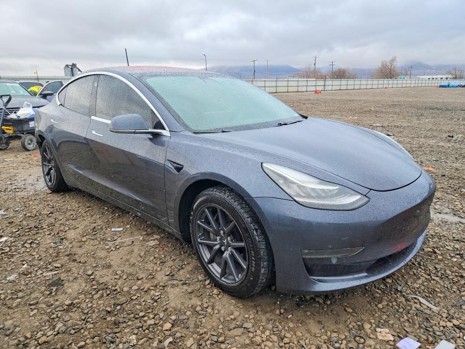 Auction sale of the 2018 Tesla Model 3, vin: 5YJ3E1EAXJF030549, lot number: 77174885