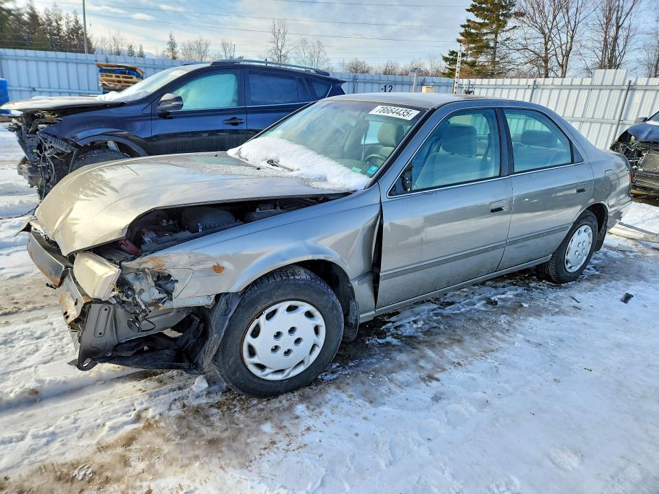 78664435 :رقم المزاد ، JT2BG22K8W0134738 vin ، 1998 Toyota Camry مزاد بيع