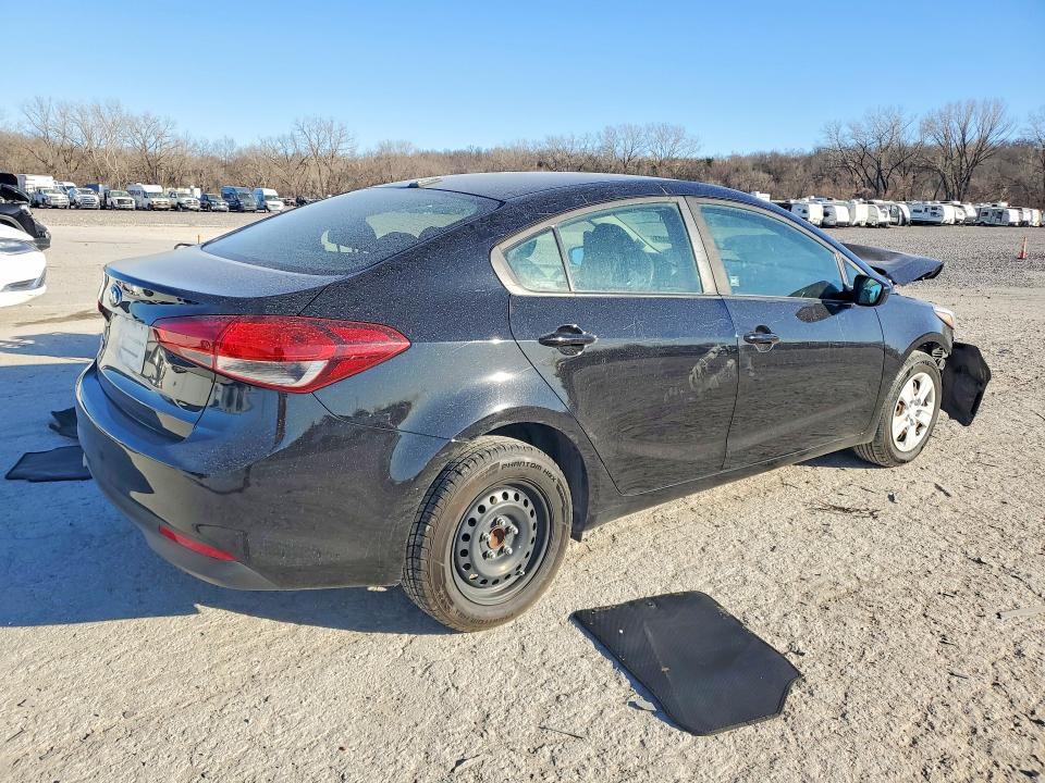 2018 Kia Forte მანქანა იყიდება აუქციონზე, vin: 3KPFK4A76JE212255, აუქციონის ნომერი: 79454035