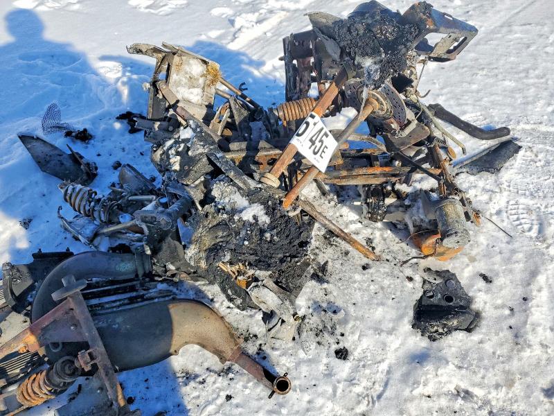 77165145 :رقم المزاد ، 4UF00SNW2YP209141 vin ، 2000 Arcc Snowmobile مزاد بيع