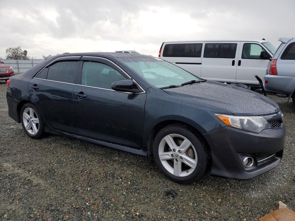 2014 Toyota Camry მანქანა იყიდება აუქციონზე, vin: 4T1BF1FK1EU445817, აუქციონის ნომერი: 77707965
