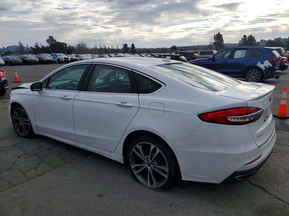 76665585 :رقم المزاد ، 3FA6P0D92LR133528 vin ، 2020 Ford Fusion مزاد بيع