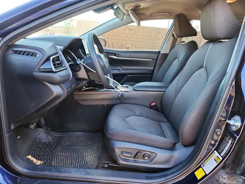 77739465 :رقم المزاد ، 4T1C11AK1NU061000 vin ، 2022 Toyota Camry مزاد بيع