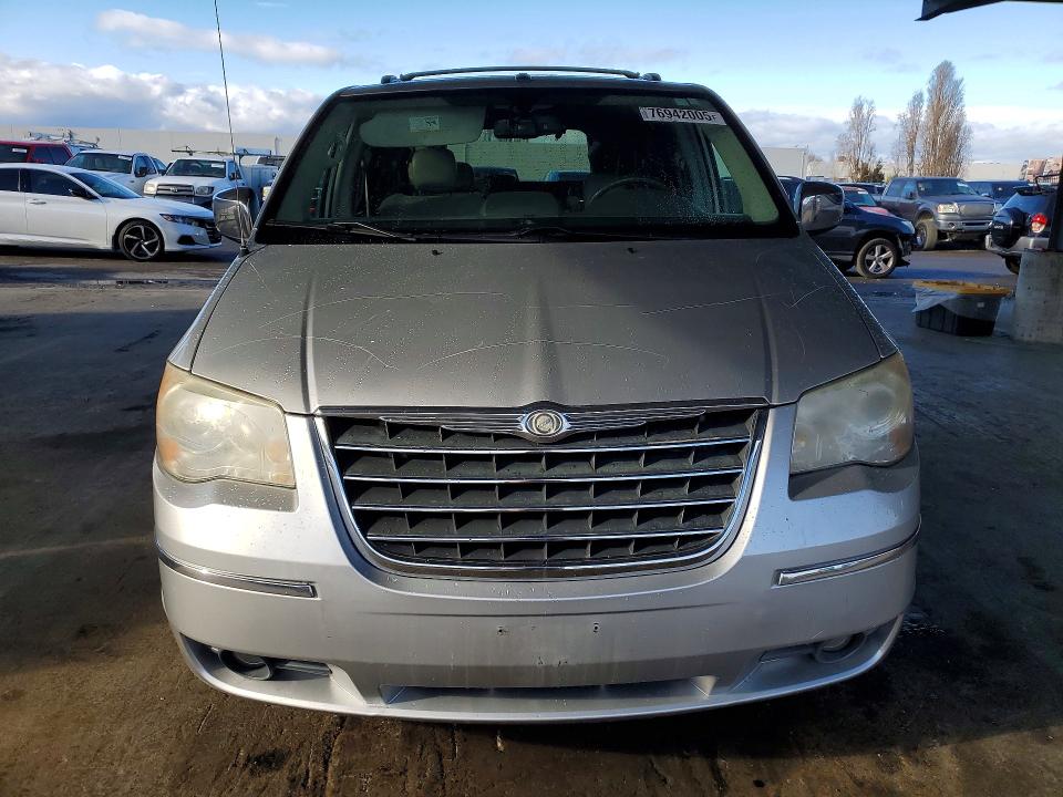 2010 Chrysler Town & Country მანქანა იყიდება აუქციონზე, vin: 2A4RR6DX6AR148209, აუქციონის ნომერი: 76942005