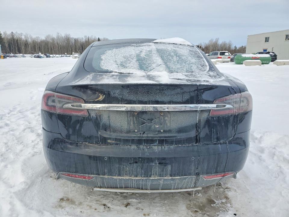 Продажа на аукционе авто 2015 Tesla Model S, vin: 5YJSA1E26FF103665, номер лота: 76369255