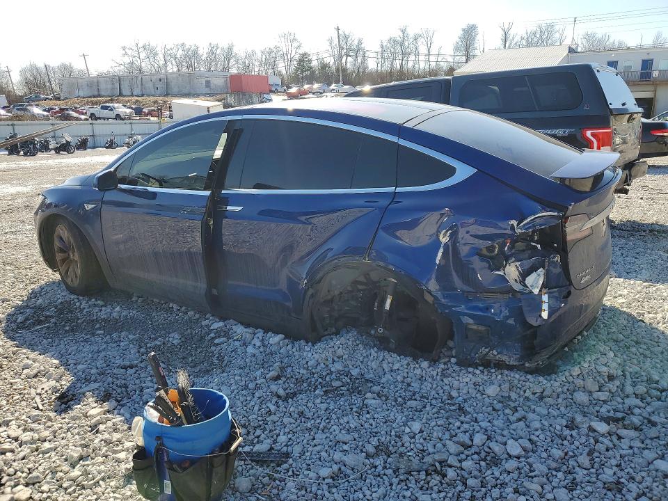 Продажа на аукционе авто 2016 Tesla Model X, vin: 5YJXCAE20GF006088, номер лота: 77681155