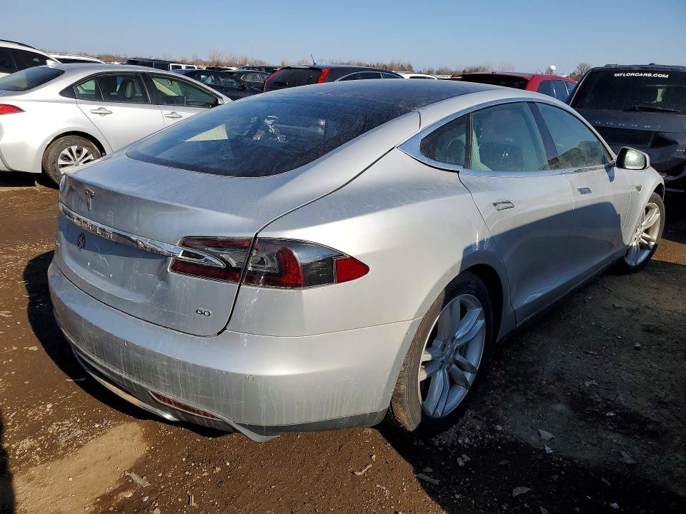 Продажа на аукционе авто 2014 Tesla Model S, vin: 5YJSA1S19EFP36445, номер лота: 77226265
