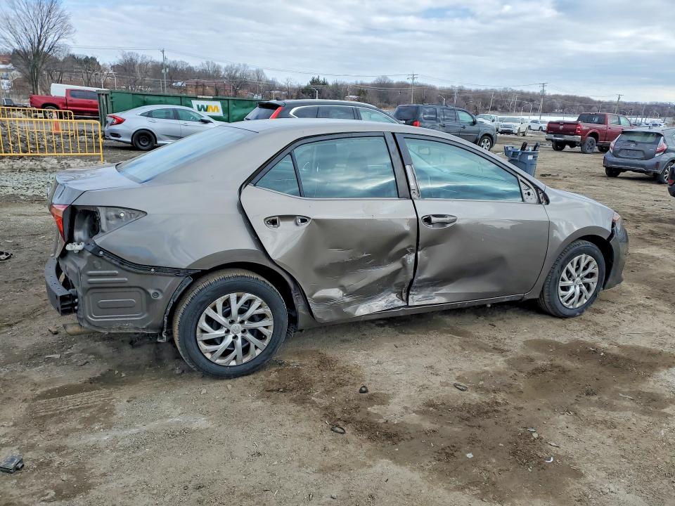 76567435 :رقم المزاد ، 2T1BURHE2KC235753 vin ، 2019 Toyota Corolla مزاد بيع