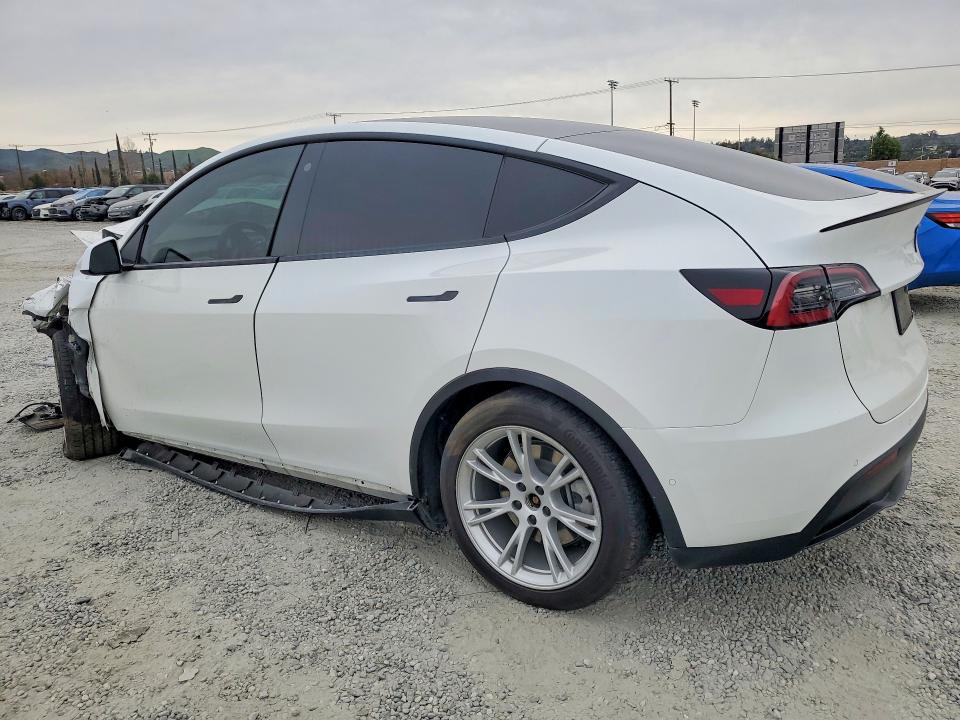 76821405 :رقم المزاد ، 5YJYGDEE6MF195927 vin ، 2021 Tesla Model Y مزاد بيع