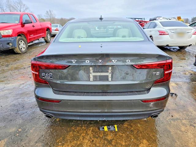 78510945 :رقم المزاد ، 7JR102FKXMG102364 vin ، 2021 Volvo S60 مزاد بيع