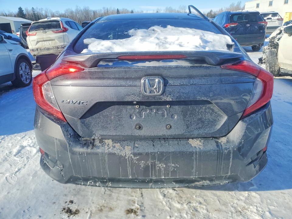 74912165 :رقم المزاد ، 2HGFC2F57JH002522 vin ، 2018 Honda Civic مزاد بيع