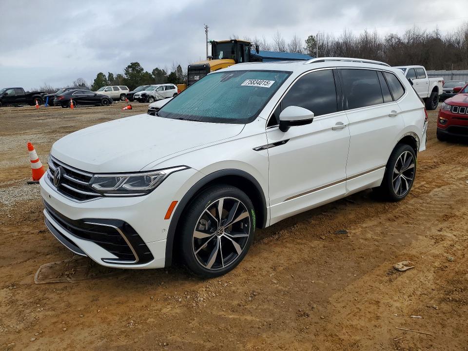 Продажа на аукционе авто 2022 Volkswagen Tiguan, vin: 3VV4B7AX2NM056155, номер лота: 75834015