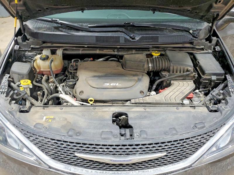 77677095 :رقم المزاد ، 2C4RC1BG8JR322004 vin ، 2018 Chrysler Pacifica مزاد بيع