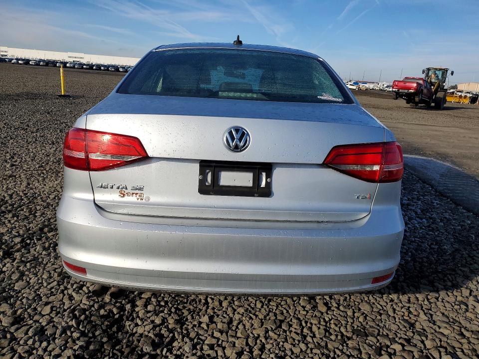 77389255 :رقم المزاد ، 3VWD07AJ9FM255718 vin ، 2015 Volkswagen Jetta مزاد بيع