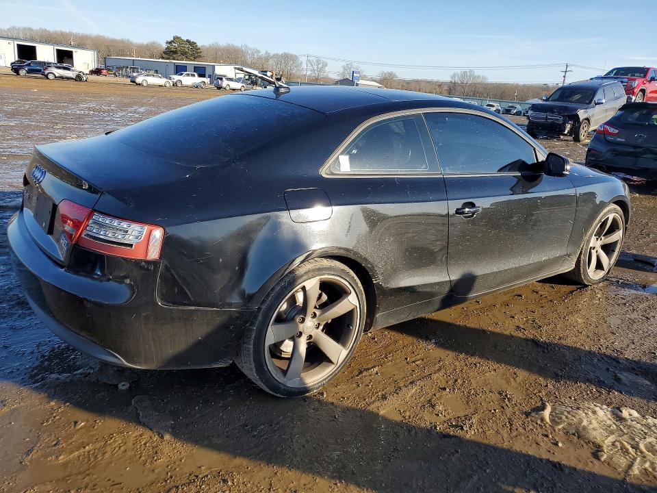 2011 Audi A5 მანქანა იყიდება აუქციონზე, vin: WAULFAFR8BA044989, აუქციონის ნომერი: 75802895