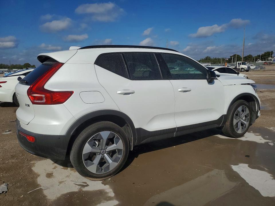 77595115 :رقم المزاد ، YV4L12UC0T2700326 vin ، 2026 Volvo Xc40 مزاد بيع