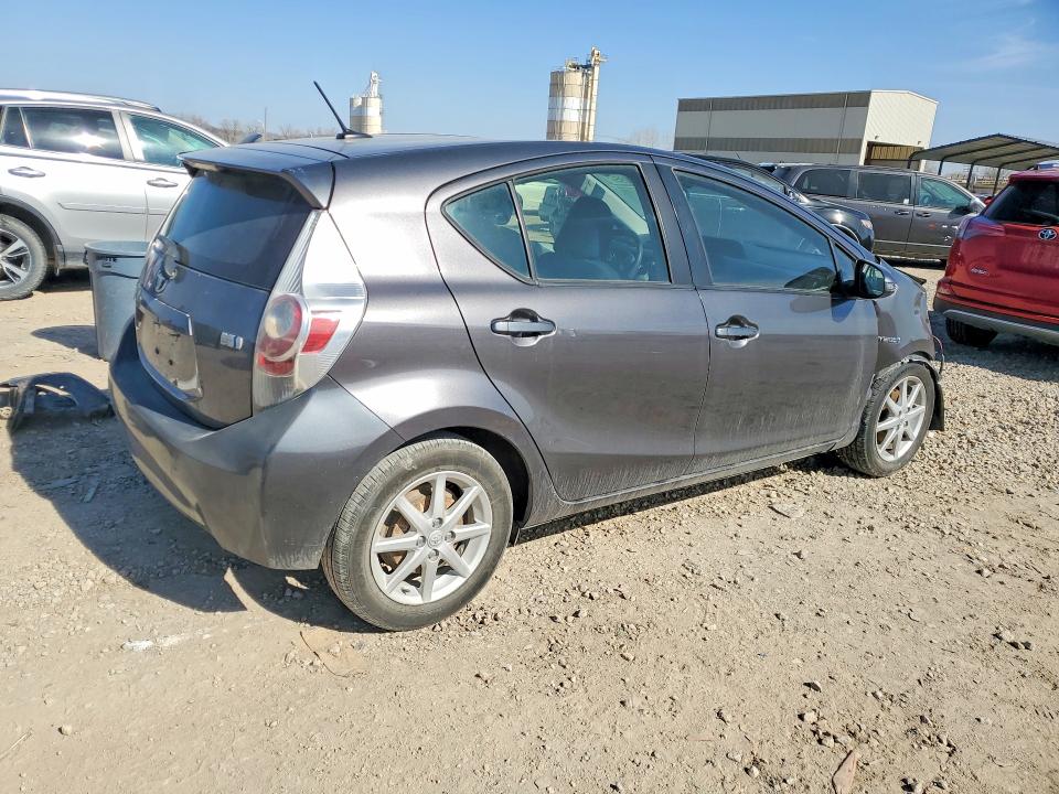 2013 Toyota Prius C მანქანა იყიდება აუქციონზე, vin: JTDKDTB38D1546700, აუქციონის ნომერი: 76624095