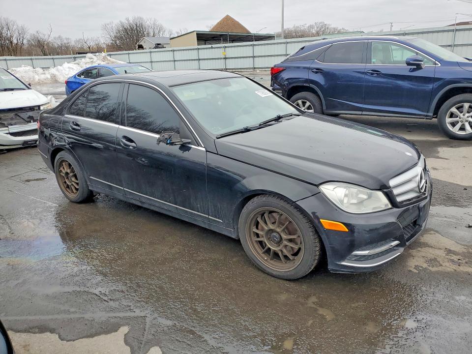 Продажа на аукционе авто 2013 Mercedes-benz C, vin: WDDGF8ABXDR269612, номер лота: 77862975