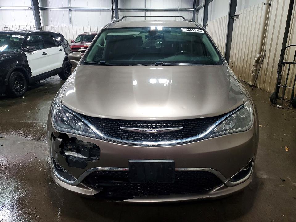 75483715 :رقم المزاد ، 2C4RC1EG2HR628377 vin ، 2017 Chrysler Pacifica مزاد بيع