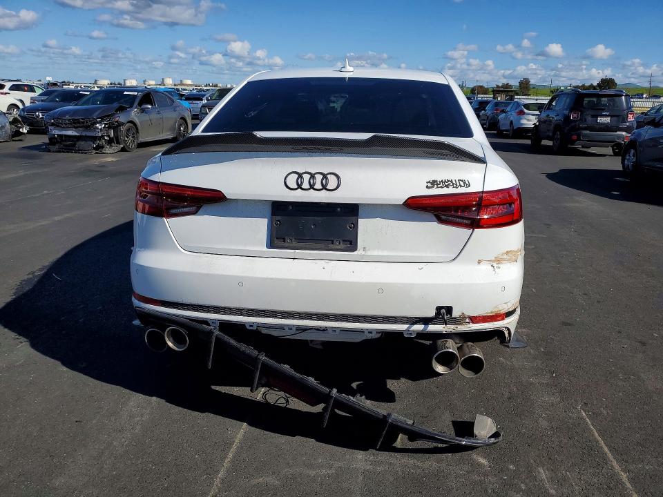Продаж на аукціоні авто 2017 Audi A4, vin: WAUFNAF43HN032951, номер лоту: 77359255