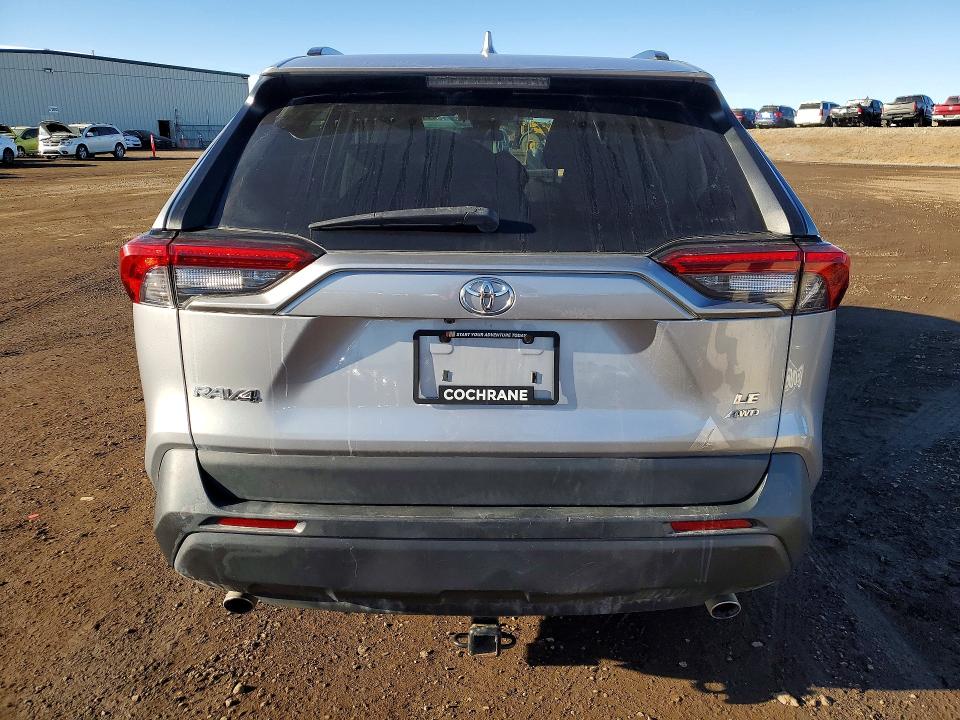 77090175 :رقم المزاد ، 2T3B1RFV4MC200492 vin ، 2021 Toyota Rav4 مزاد بيع