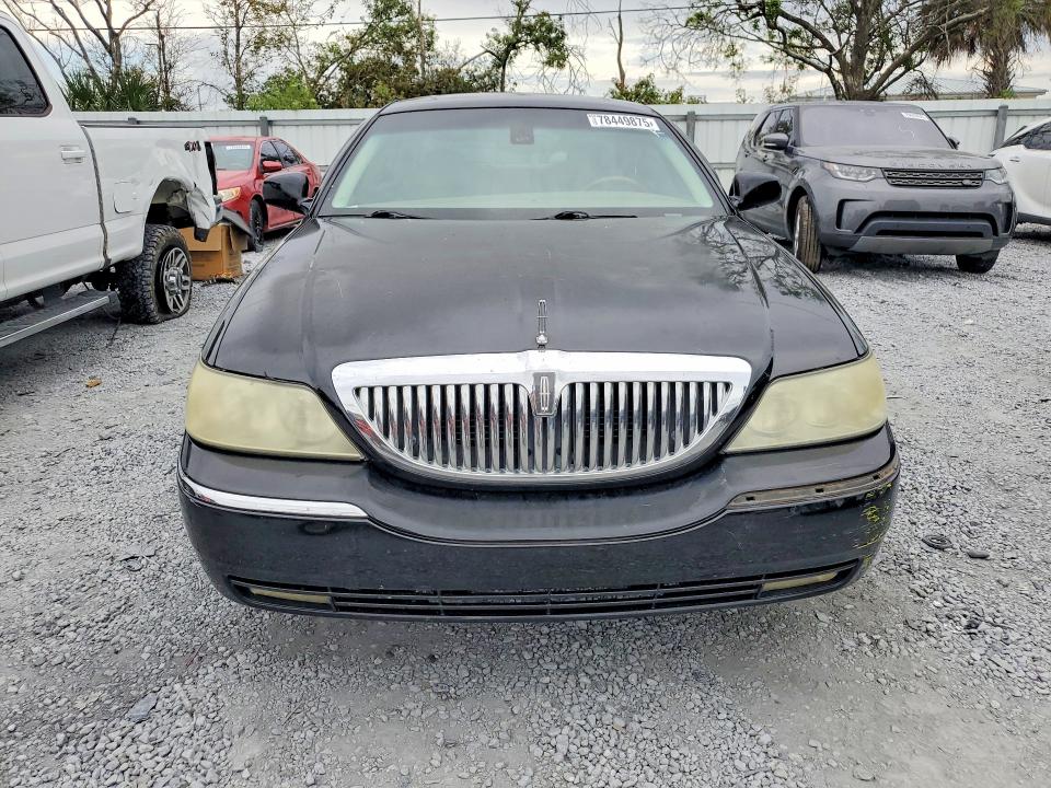 2003 Lincoln Town Car მანქანა იყიდება აუქციონზე, vin: 1LNHM83W13Y630827, აუქციონის ნომერი: 78449875