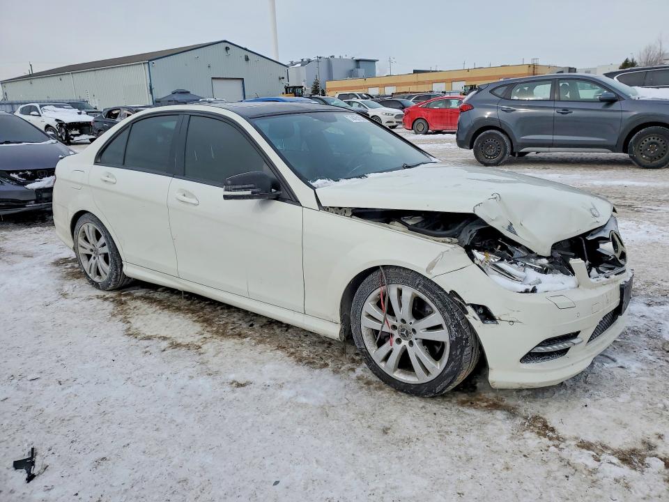 2011 Mercedes-benz C მანქანა იყიდება აუქციონზე, vin: WDDGF8BB2BA525929, აუქციონის ნომერი: 74435155