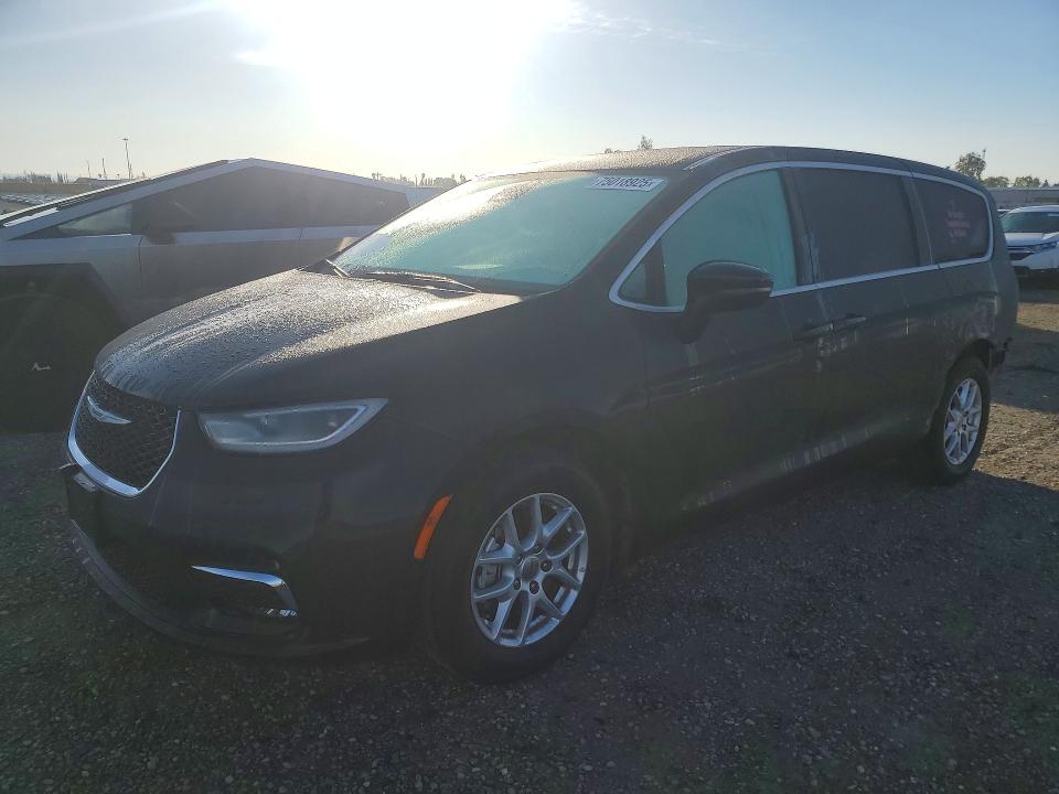 75018925 :رقم المزاد ، 2C4RC1BGXPR571817 vin ، 2023 Chrysler Pacifica مزاد بيع