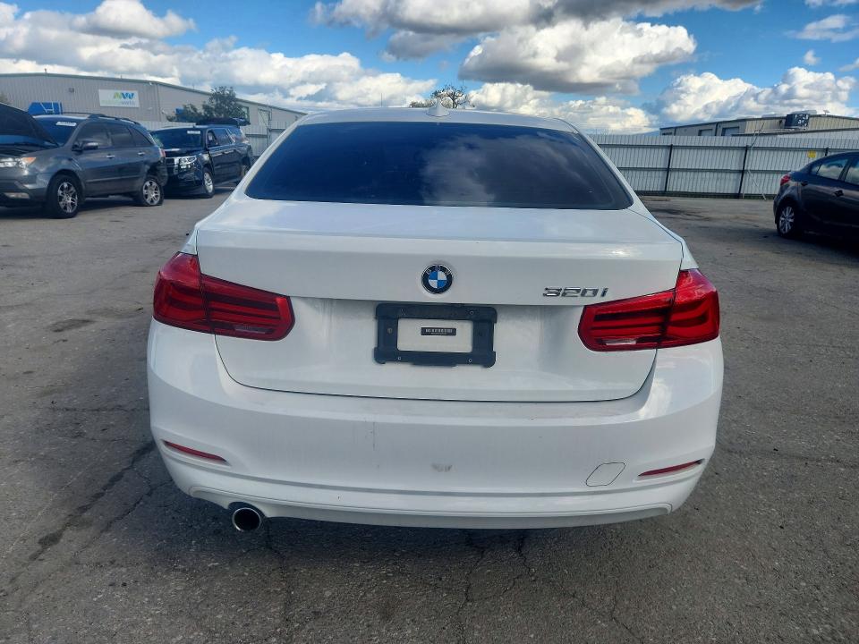 Продажа на аукционе авто 2018 Bmw 320, vin: WBA8A9C58JAD27883, номер лота: 76609715