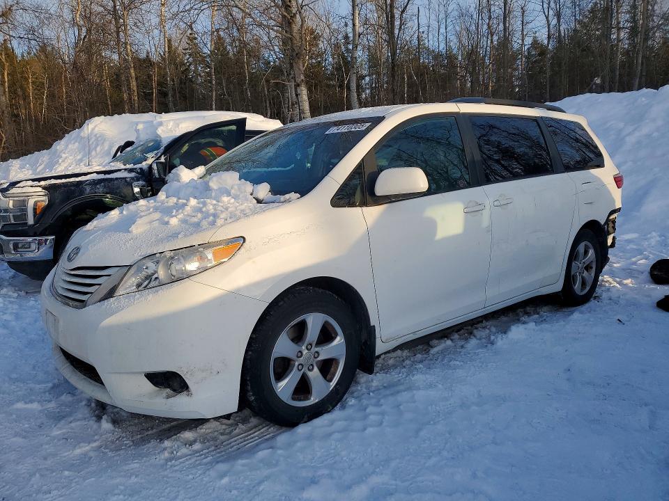 Продаж на аукціоні авто 2015 Toyota Sienna, vin: 5TDKK3DCXFS609398, номер лоту: 74110305