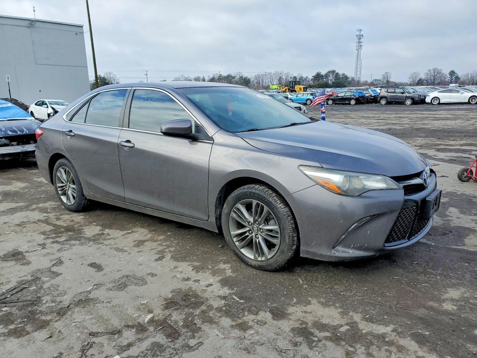 77426855 :رقم المزاد ، 4T1BF1FK3GU597259 vin ، 2016 Toyota Camry مزاد بيع