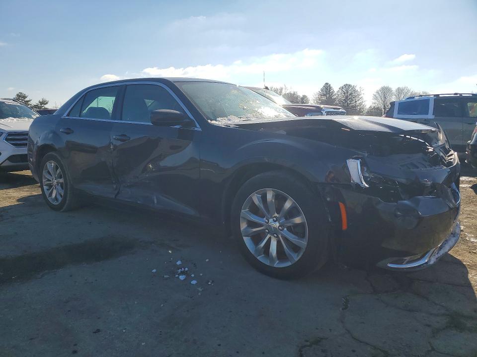2018 Chrysler 300m მანქანა იყიდება აუქციონზე, vin: 2C3CCARGXJH118147, აუქციონის ნომერი: 75957825