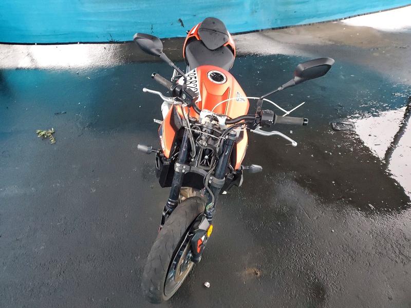 2025 Triumph Motorcycle Street Triple მანქანა იყიდება აუქციონზე, vin: SMTA604S3STCC8767, აუქციონის ნომერი: 77958225