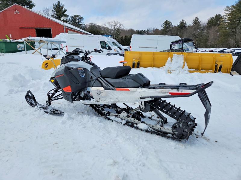 77871415 :رقم المزاد ، 2BPSUBNA1NV000250 vin ، 2022 Ski Snowmobile مزاد بيع