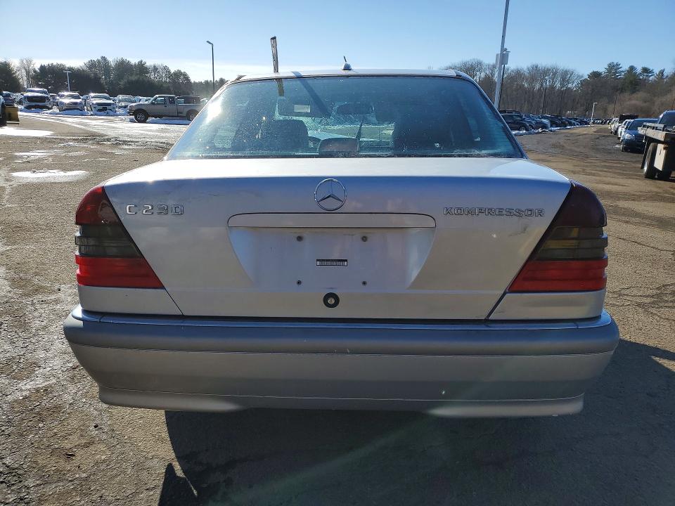 2000 Mercedes Benz C მანქანა იყიდება აუქციონზე, vin: WDBHA24G5YA833560, აუქციონის ნომერი: 78962295