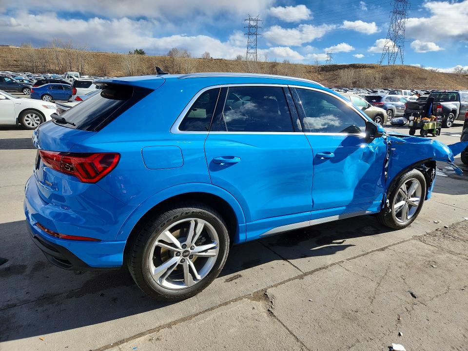 77964635 :رقم المزاد ، WA1EECF38P1019260 vin ، 2023 Audi Q3 مزاد بيع