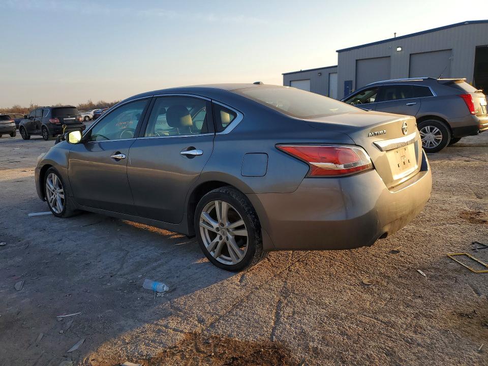 77517835 :رقم المزاد ، 1N4BL3APXEC903300 vin ، 2014 Nissan Altima مزاد بيع