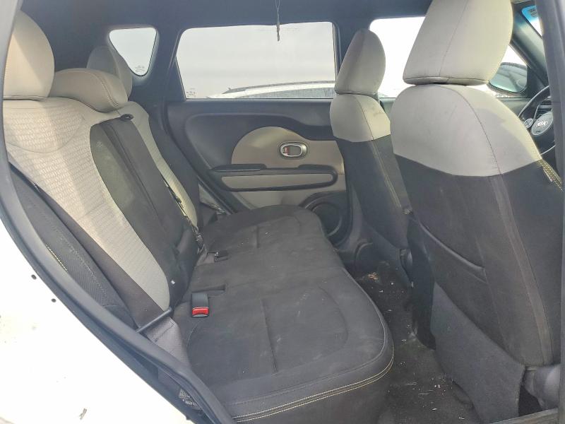 77598205 :رقم المزاد ، KNDJP3A56F7116380 vin ، 2015 Kia Soul مزاد بيع